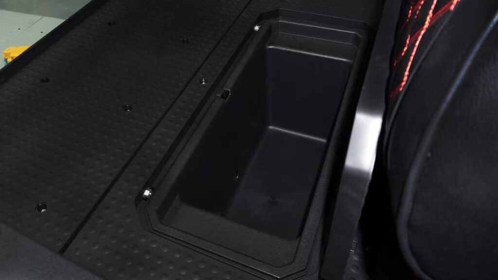 Caja de almacenamiento metálica resistente para herramientas y equipos en vehículos utilitarios